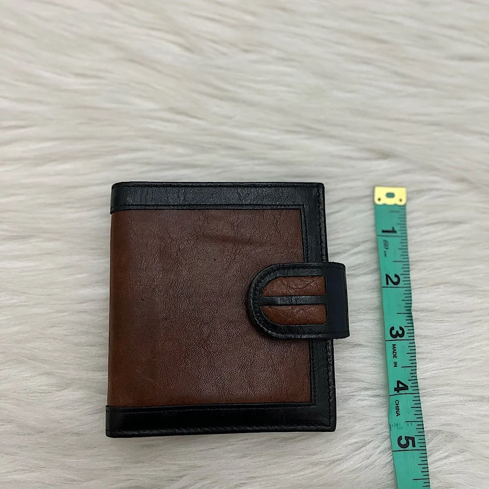 NOYMER - CLASSIC BROWN LEATHER COMPACT BI-FOLD SNAP WALLET